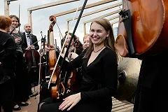 Не говорить «поверх» другого. Тренер по общению поделилась секретами повышения «симпатичности»