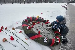 Похоронное бюро извинилось перед пенсионерами за чаепитие среди венков