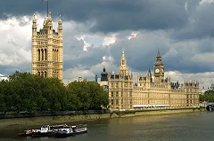 У здания британского парламента произошла стрельба