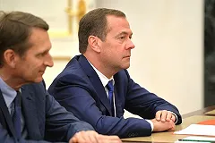 Медведев припомнил слова Обамы о порванной в клочья экономике России