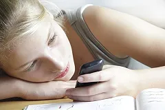 Завуч новгородской школы закрутила лесбийскую интрижку с ученицей