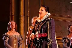 Анна Нетребко вернулась на оперную сцену после перерыва