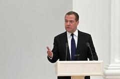 Медведев: Россия не будет экспортировать продукты в ущерб себе