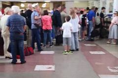 На автовокзале Екатеринбурга образовались огромные очереди