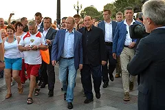 Официальный Киев потребовал от Запада осудить визит Берлускони в Крым