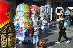 Уральские матрешки-послы «ЭКСПО» прибыли в Париж