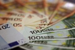 Евросоюз запретил вывозить в Россию банкноты евро