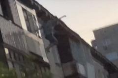 «Кричал, что является предвестником апокалипсиса»: екатеринбуржец выпал из окна 5-этажки