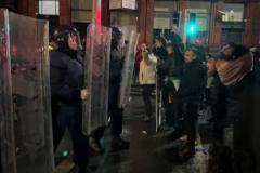 В Дублине начались столкновения протестующих с полицией