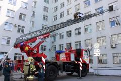 В Екатеринбурге из 40-й больницы эвакуировали десятки человек