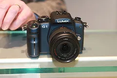 Работник аэропорта Кольцово украл имущество пассажирки