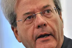 Джентильони обсудил с Меркель возможность восстановления G8 с участием России