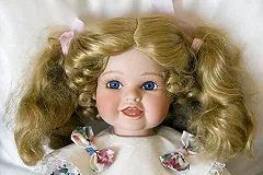 «Победа» попросила заплатить за куклу, с которой хотела полететь девочка