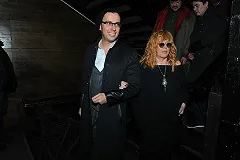 Тысячи россиян требуют убрать Пугачеву, Киркорова и Галкина из новогоднего эфира