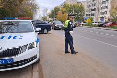 Свердловский водитель иномарки сбил молодую маму с коляской на пешеходном переходе