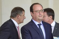 Олланд пообещал лично инициировать отмену санкций против РФ при одном условии