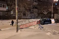 Жители Екатеринбурга пожаловались на «вечную» «Газель», мешающую безопасному переходу (ФОТО)