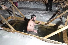 «Я — красаучег!». Пермяки забыли, как в Крещение окунаться в иордань