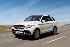 Жительница Екатеринбурга несколько часов «спасала» автомобиль от приставов