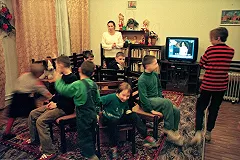 Попавшие в приемные семьи сироты рассказали об изнасилованиях в интернате