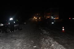 Есть погибший: на Тюменском тракте иномарка влетела в грузовик