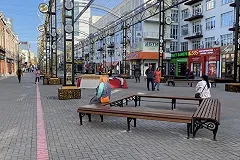 На Вайнера вернули скамейки, которые убрали вместе с огромным львом с золотыми яйцами