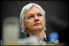 Ассанж рассказал о совете Сноудену остаться в России