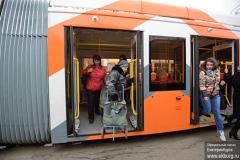 В Екатеринбурге новый низкопольный трамвай оказался в центре странной истории