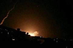 Шесть мирных жителей пострадали во время авиаудара коалиции по базе в Хомсе