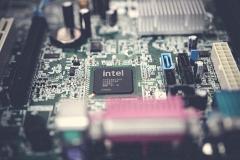 Intel заморозит поставки продукции в Россию и Белоруссию