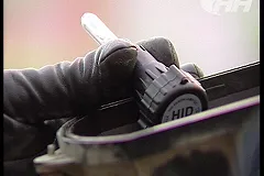 Ночью на Уралмаше сгорели две иномарки одной владелицы. «Это был поджог»