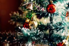 В Свердловской области отменили две главные новогодние ёлки