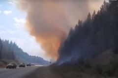 ГИБДД официально перекрыла Пермский тракт из-за сильнейшего пожара