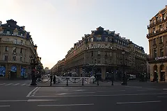 Франция начала блокировать банковские карты проживающим в стране россиянам