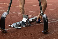 Греф закупил сотрудникам Сбербанка имитирующие инвалидность костюмы