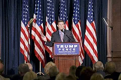 Флинн извинился за передачу неполной информации по контактам с Москвой