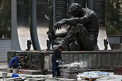 В Башкирии поставили странную копию екатеринбургского «Черного тюльпана» (ФОТО)