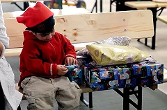 Новогодний подарок из нескольких конфет на УВЗ объяснили вбросом