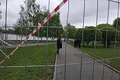 Ургант посмеялся над «православными бойцами», охраняющими место под храм РМК