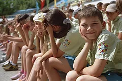 Без посылок и встреч с родителями: как будут работать детские лагеря во время эпидемии