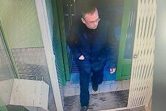 В Екатеринбурге ищут мужчину, укравшего из магазина считыватель товара