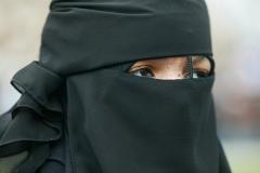 Из парижского магазина Zara выгнали женщину в хиджабе