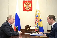 Медведев отказался отвечать на обвинения «политического проходимца» Навального