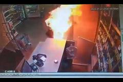 Житель Соликамска попытался заживо сжечь свою бывшую жену посреди ТЦ