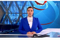 «Весь партер сидел без масок». Ведущая Первого канала усомнилась в эффективности масочного режима