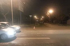 ГИБДД, предположительно, установила тип иномарки, сбившей женщину на переходе