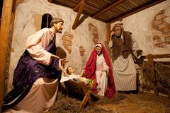 Католики и лютеране празднуют сегодня Рождество Христово