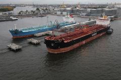 Порт Роттердама «заливает» нефтью