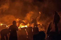 Павленский не позволил закрыть дело о поджоге покрышек