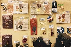 Екатеринбуржец нашёл советские медали в лавке в Камбодже и сейчас ищет их хозяев